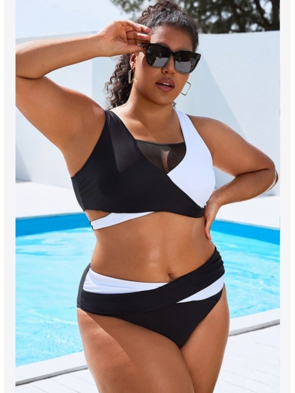 Meet Curve 2XL Black & White Colorblock Swimsuit Set Two-Piece Bikini NWT
